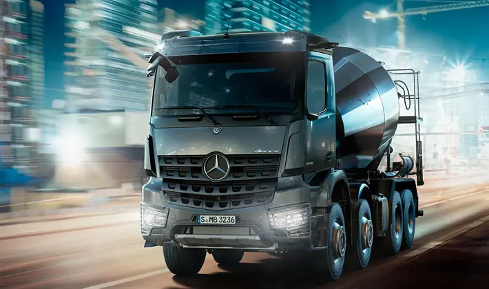 Banniere Mercedes-Benz Arocs