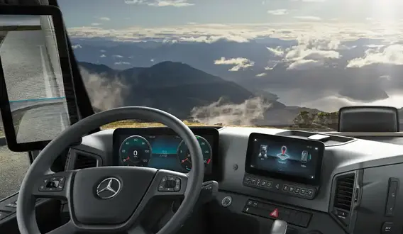 Mercedes Hamecher - Actros vue volant