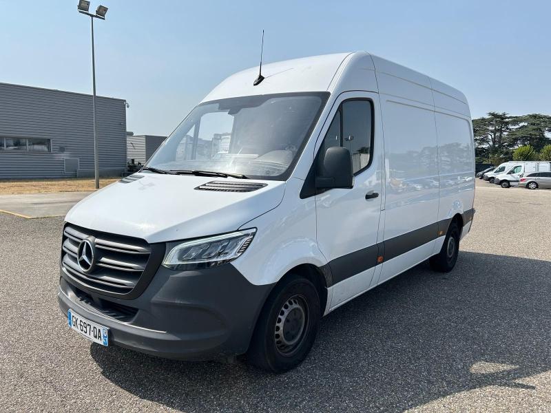 Photo MERCEDES-BENZ Sprinter Fg 317 CDI 37 3T5 Pro Propulsion Léger 9G-Tronic